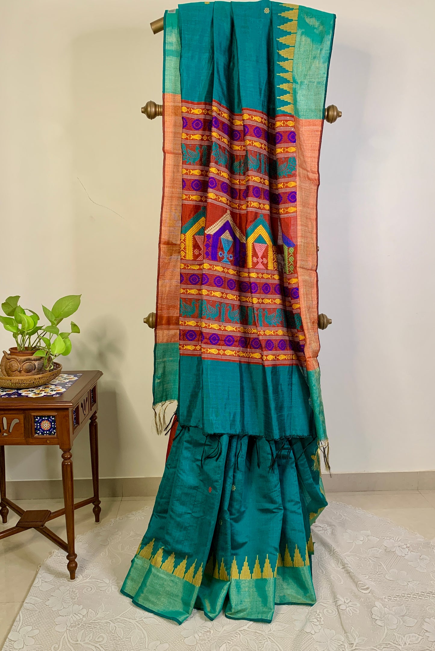 Turquoise Blue Dolaberi in Raw Silk Saree