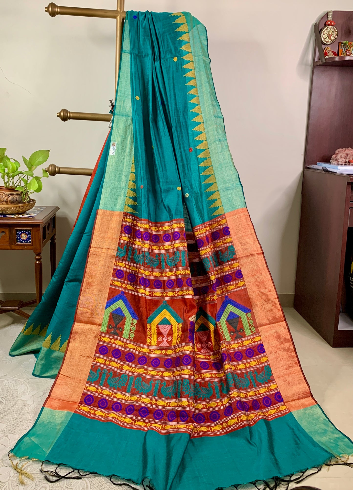 Turquoise Blue Dolaberi in Raw Silk Saree