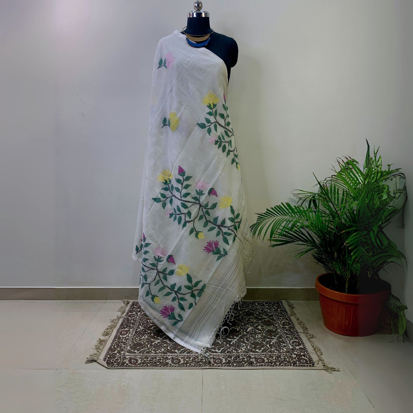 White Cotton Dhakai Jamdani Saree
