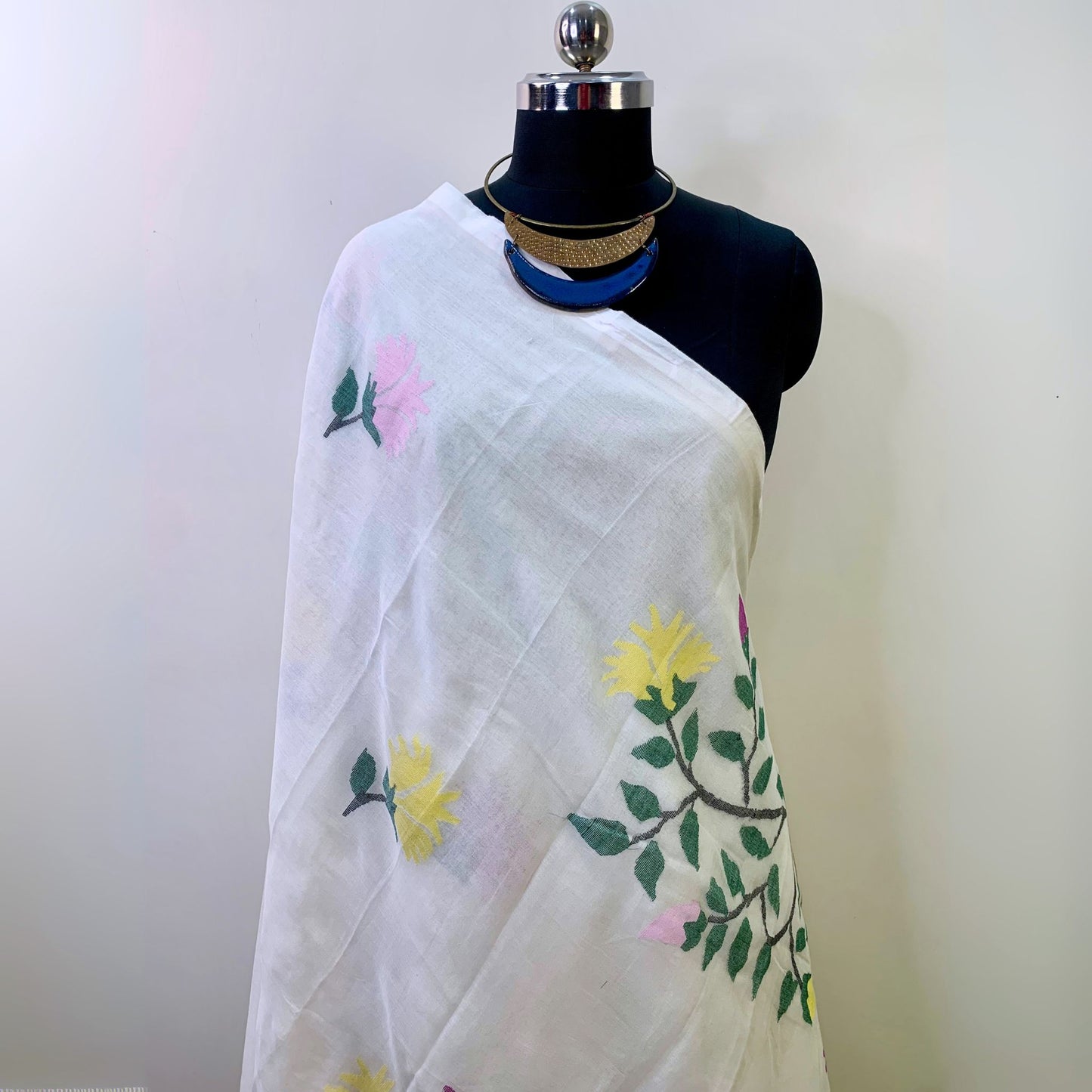 White Cotton Dhakai Jamdani Saree