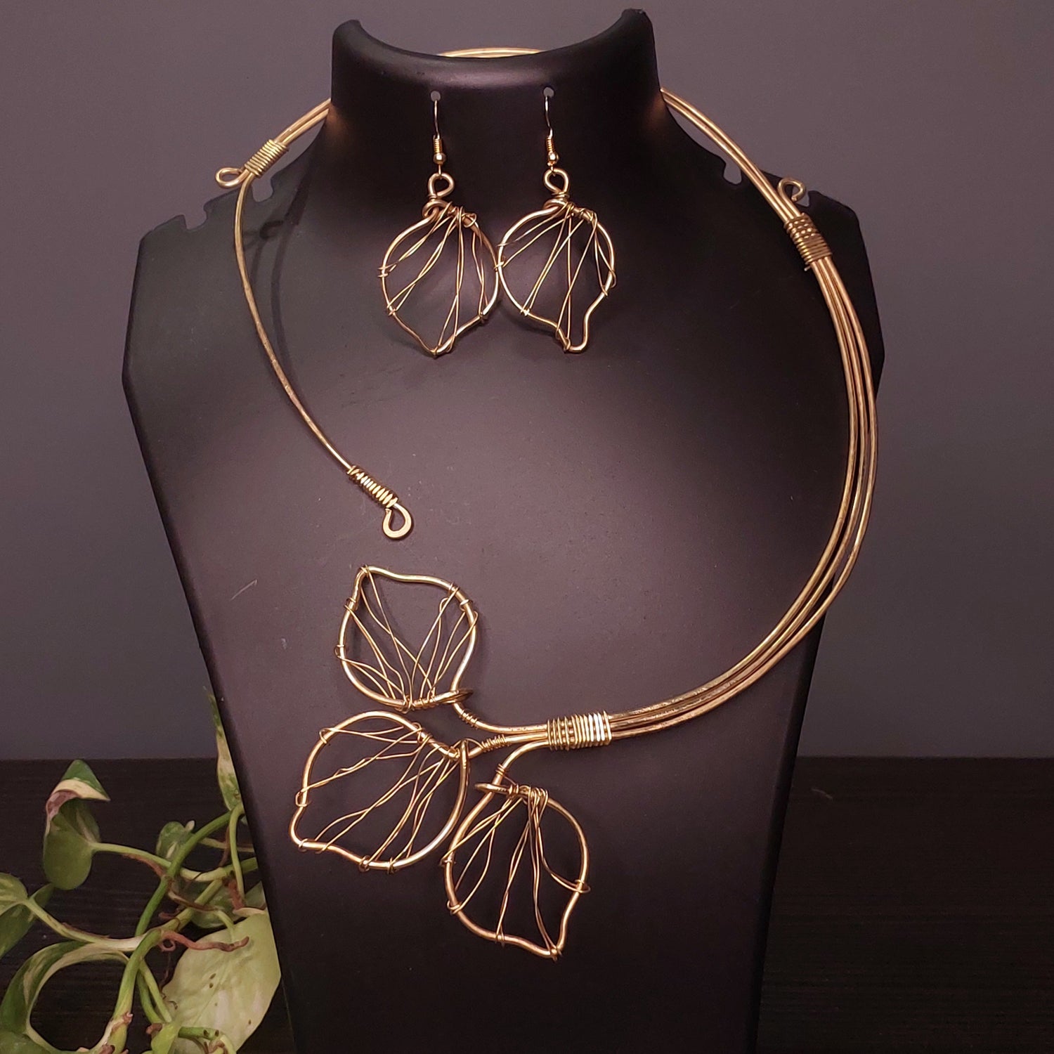 Dokra Hansuli - Aananda Collections