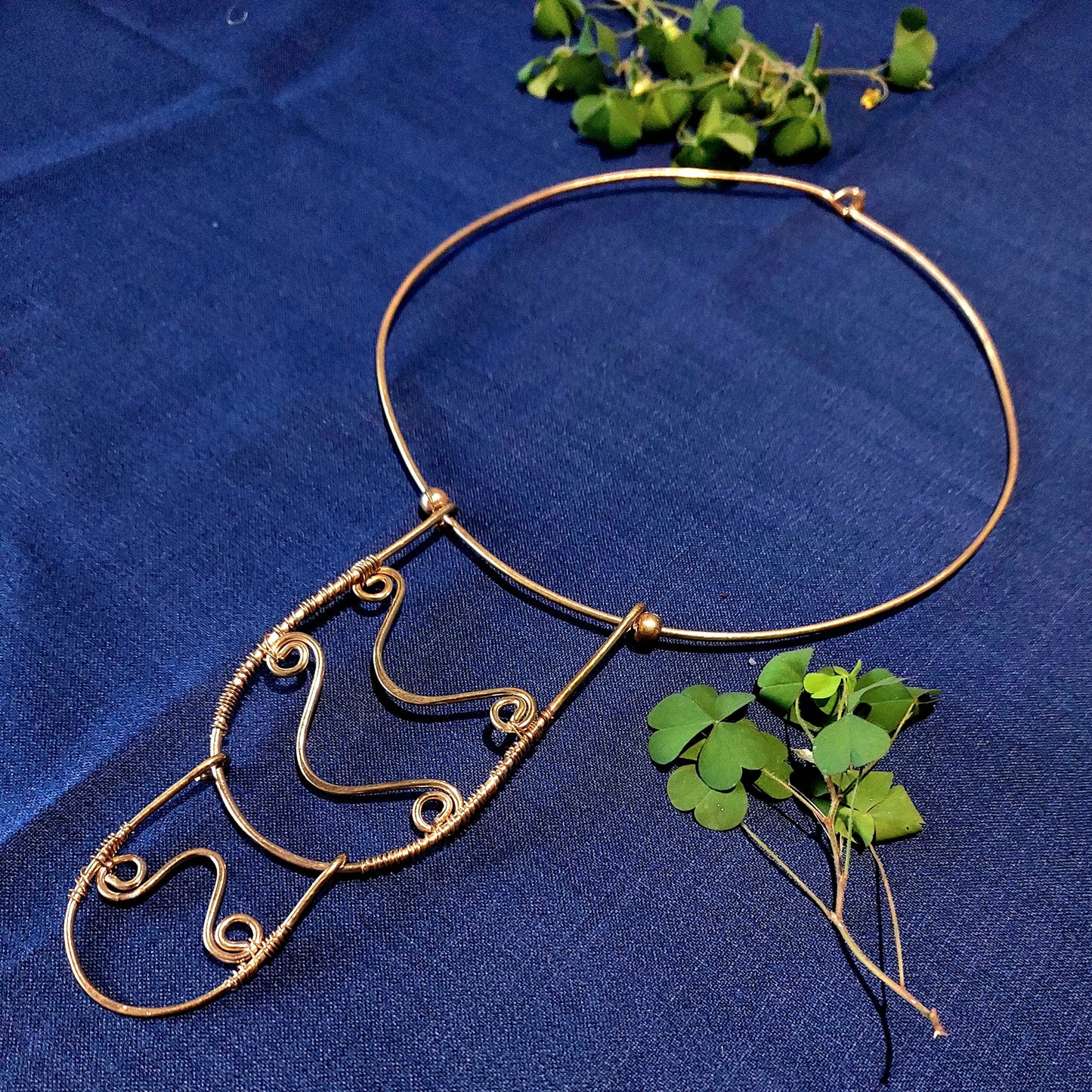 Handcrafted Hansuli in Dokra/Brass