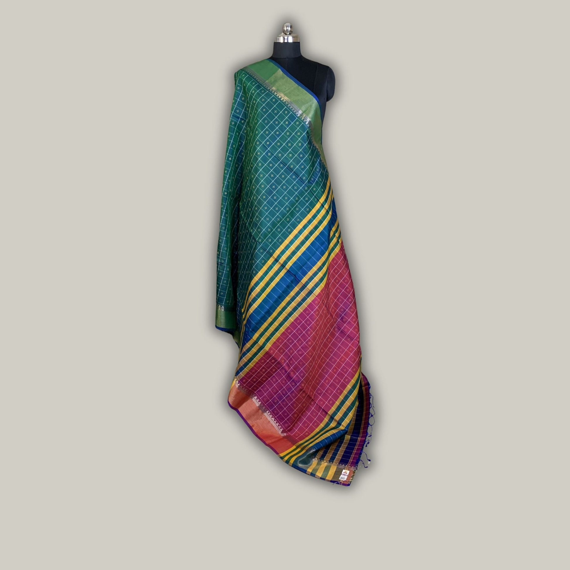 Emerald Green Kalakshetra Katan Silk Saree -Handloom Sarees- Aananda Collections