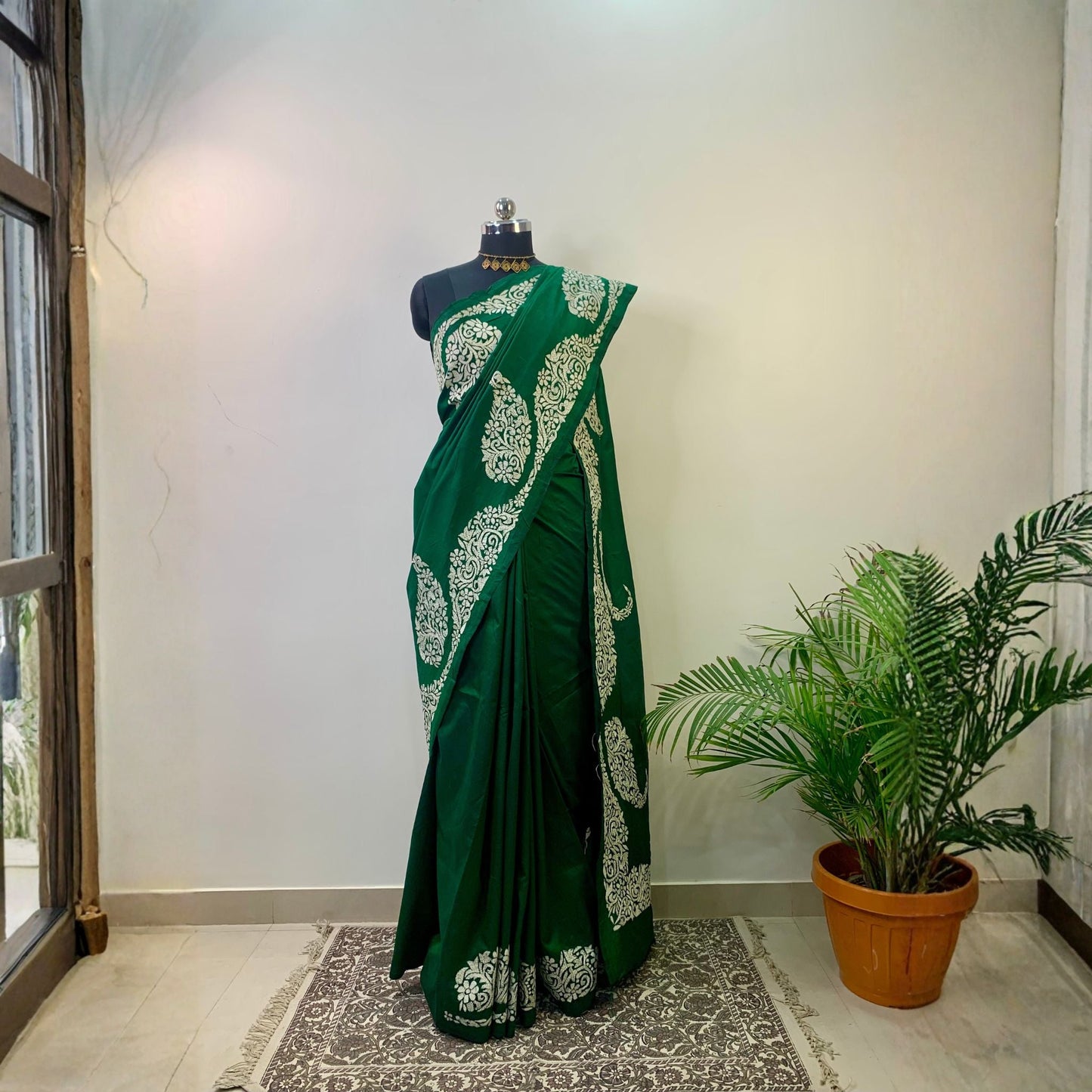 Emerald Green Pure Silk Kantha Stitch Saree -Handloom Sarees- Aananda Collections