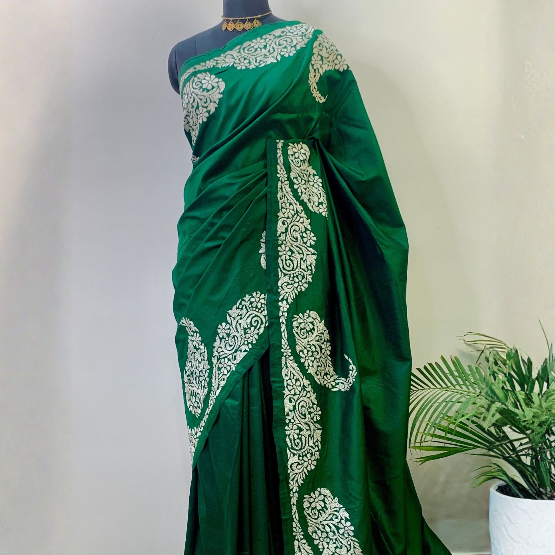 Emerald Green Pure Silk Kantha Stitch Saree -Handloom Sarees- Aananda Collections