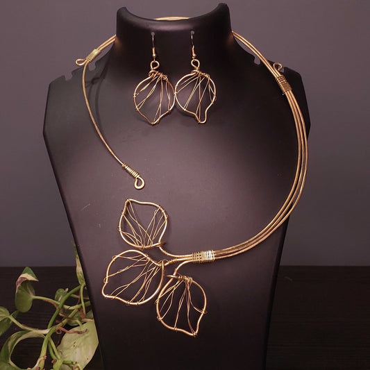 Handcrafted Hansuli in Dokra/Brass with Earring -Jewellery- Aananda Collections