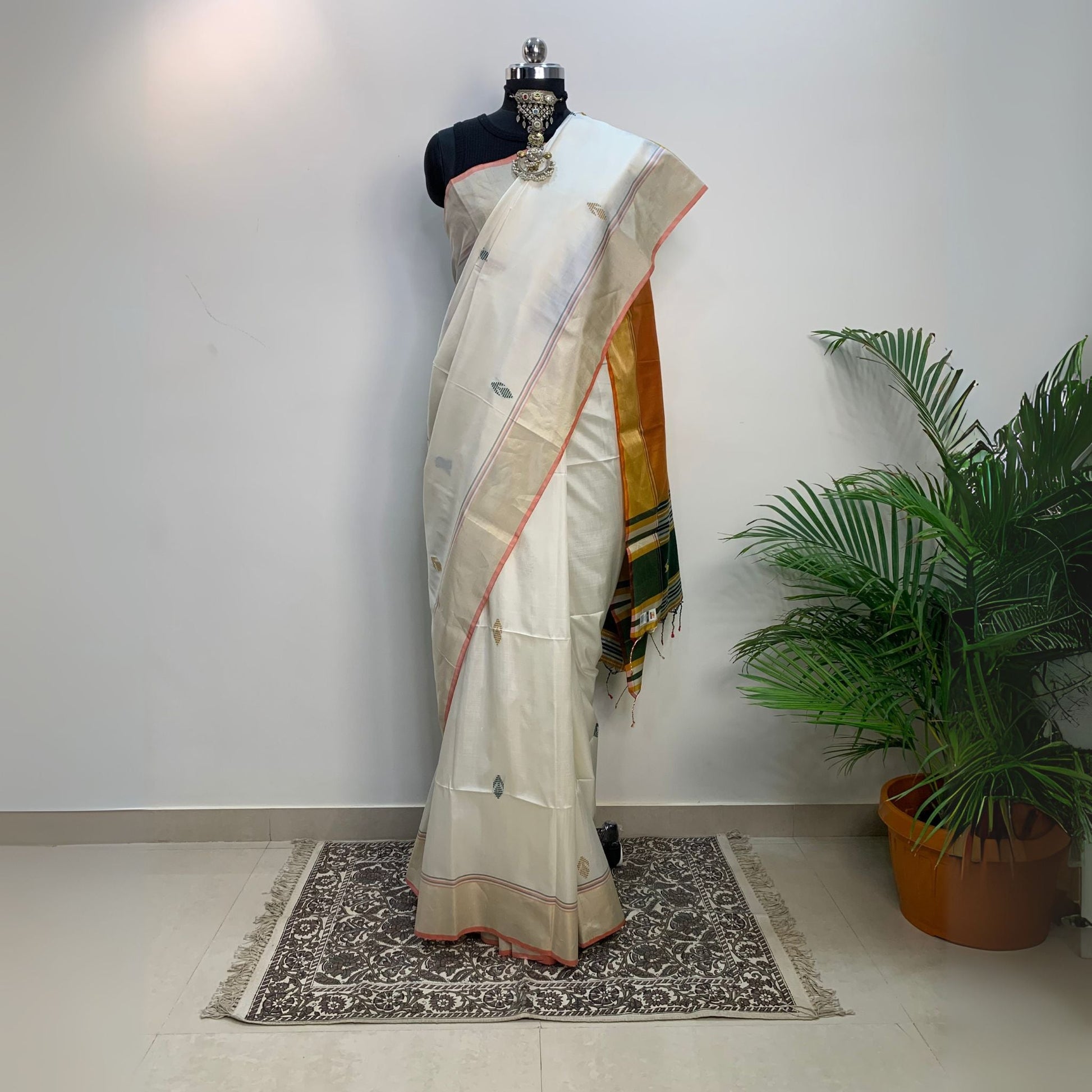 Off White Pure Katan Silk Saree -Handloom Sarees- Aananda Collections