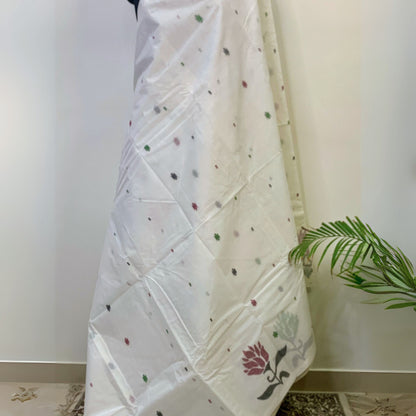 White Cotton Dhakai Jamdani Saree -Handloom Sarees- Aananda Collections