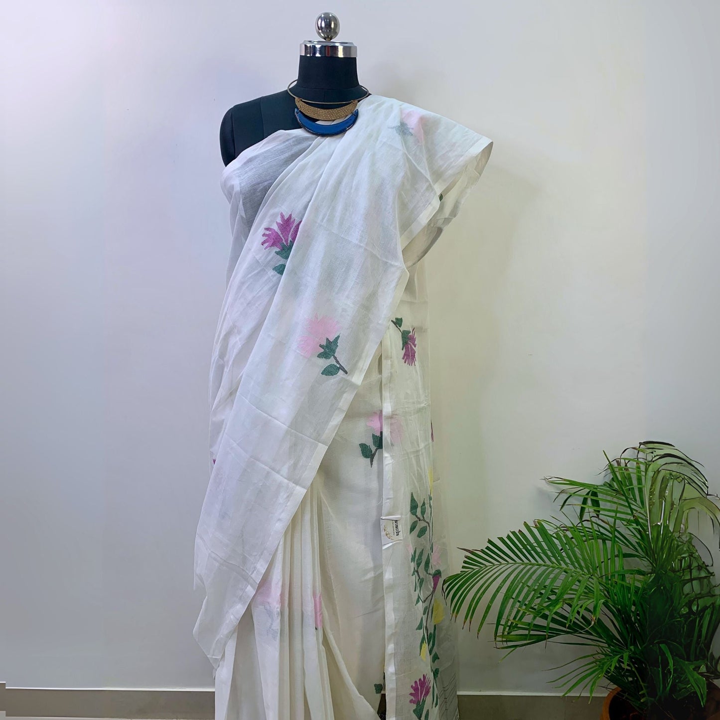 White Pure Cotton Dhakai Jamdani Saree -Handloom Sarees- Aananda Collections