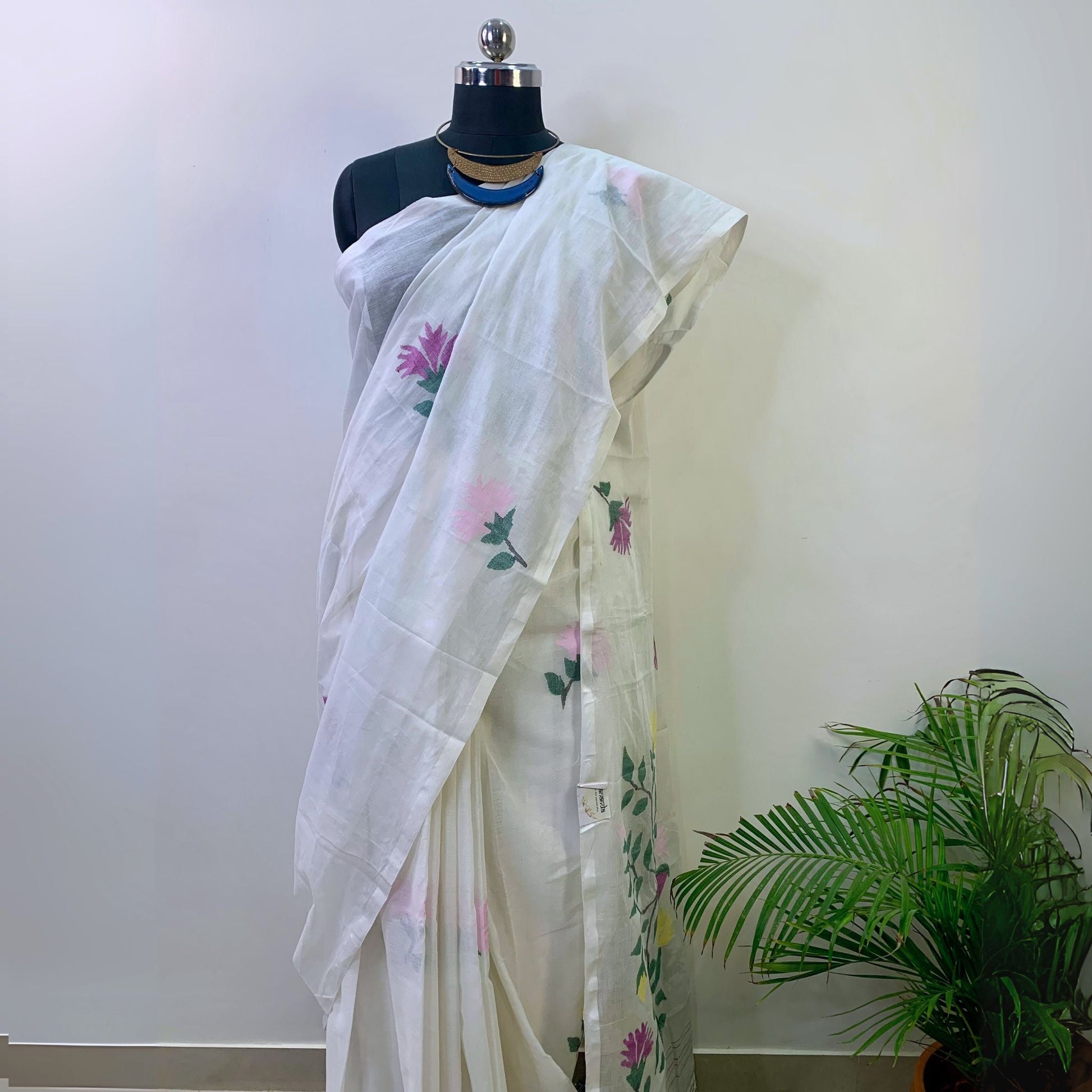 White Pure Cotton Dhakai Jamdani Saree -Handloom Sarees- Aananda Collections